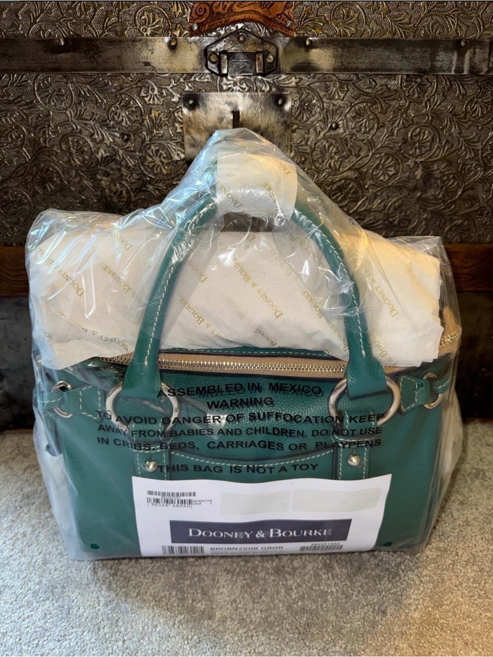 NWT Dooney & Bourke Kelly Green Sorrento Satchel 30 with strap - Picture 8 of 8